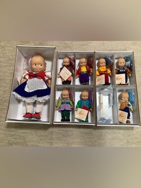 Snow White & Seven Kewpies Effanbee DOLL Company V3030